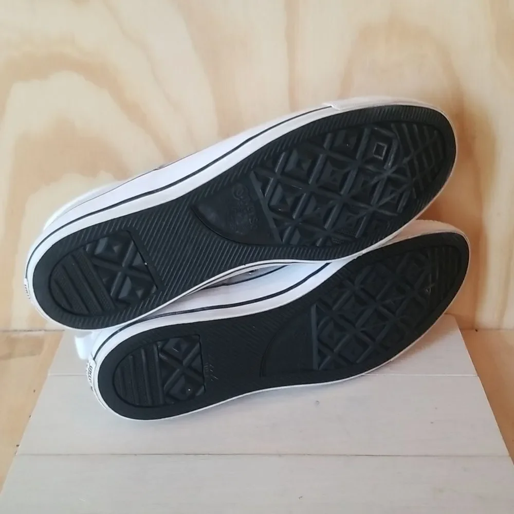 Converse White and Black Canvas Sneakers with Rubber Toe Caps Mens size 13 - Picture 7 of 7